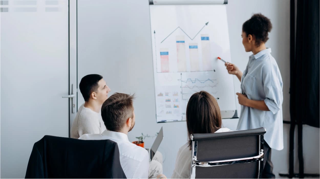 تدريب تحليل الأفراد لتحسين استراتيجيات الموارد البشرية