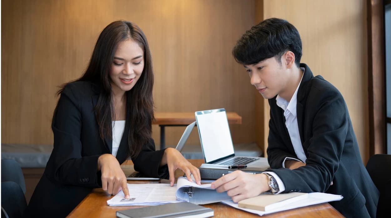 قوانين العمل وتطبيقها في الموارد البشرية