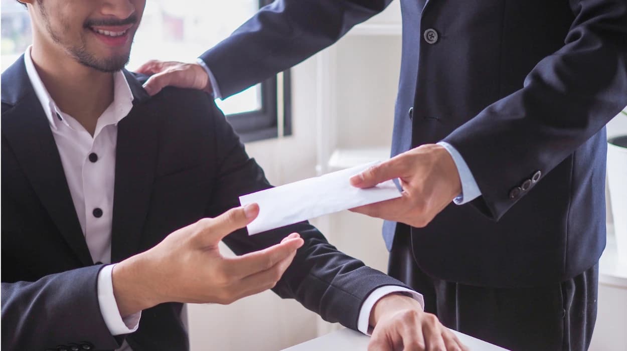 إدارة المكافآت وتصميم خطط تعويضات تنافسية