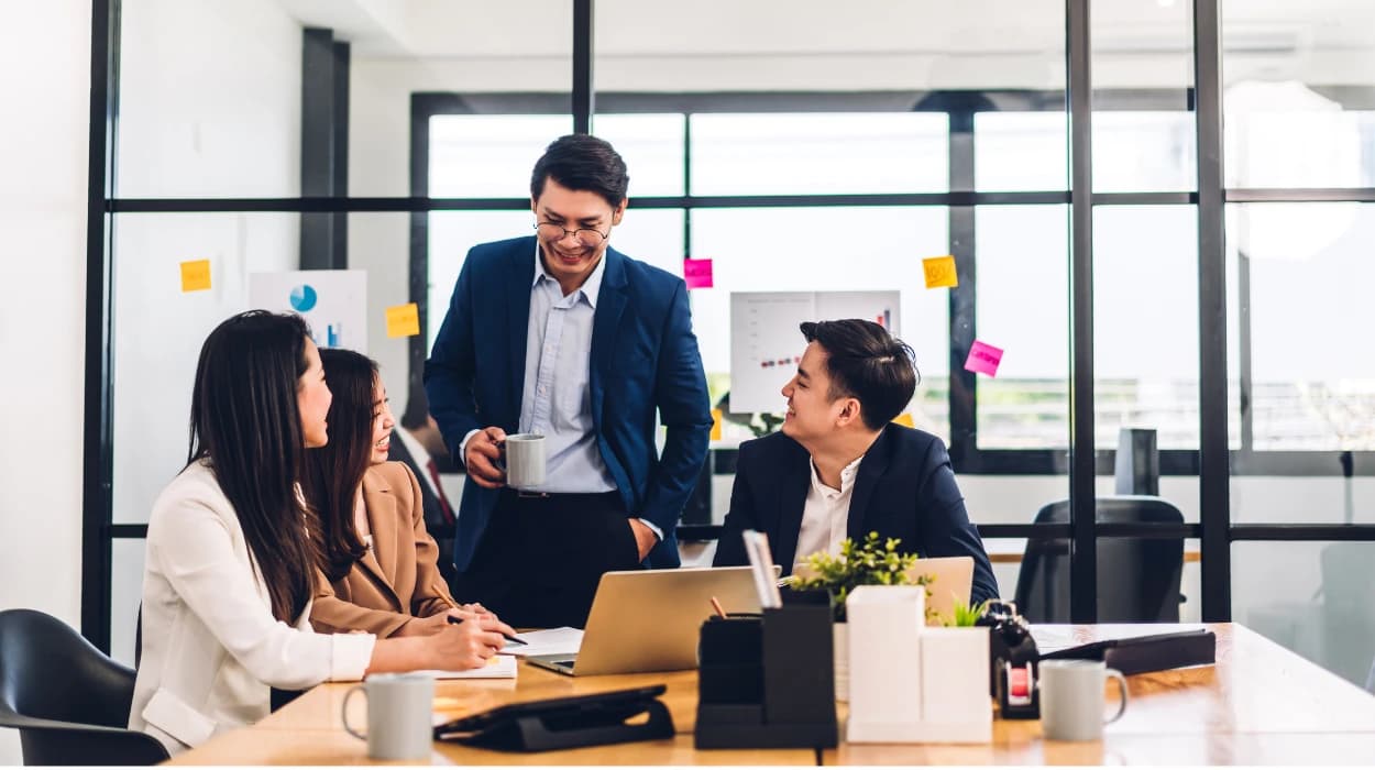 أدوات وإدارة CRM للمحترفين الإداريين