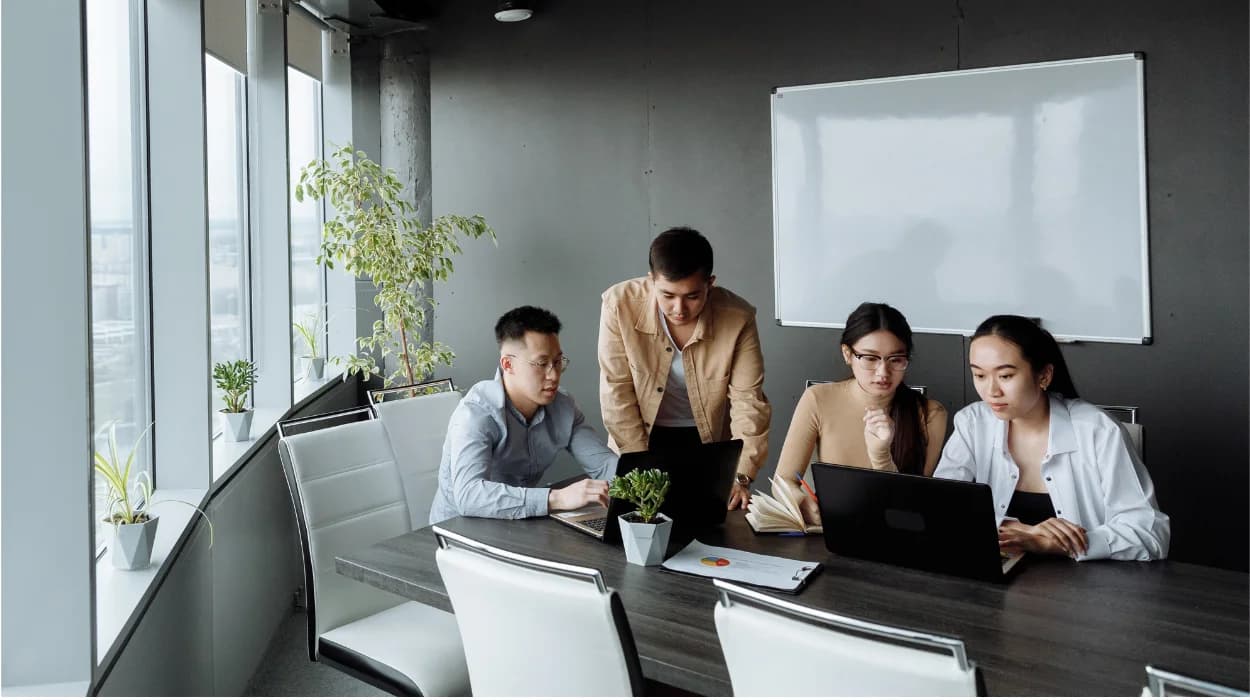 التخطيط للخلافة وتطوير القيادة في الموارد البشرية