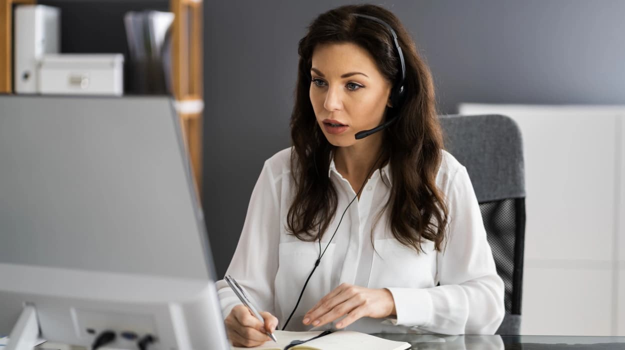 تطوير مهارات المساعدين الافتراضيين