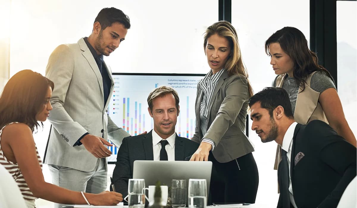 هيكلة التعويضات والمزايا لتحقيق ميزة تنافسية